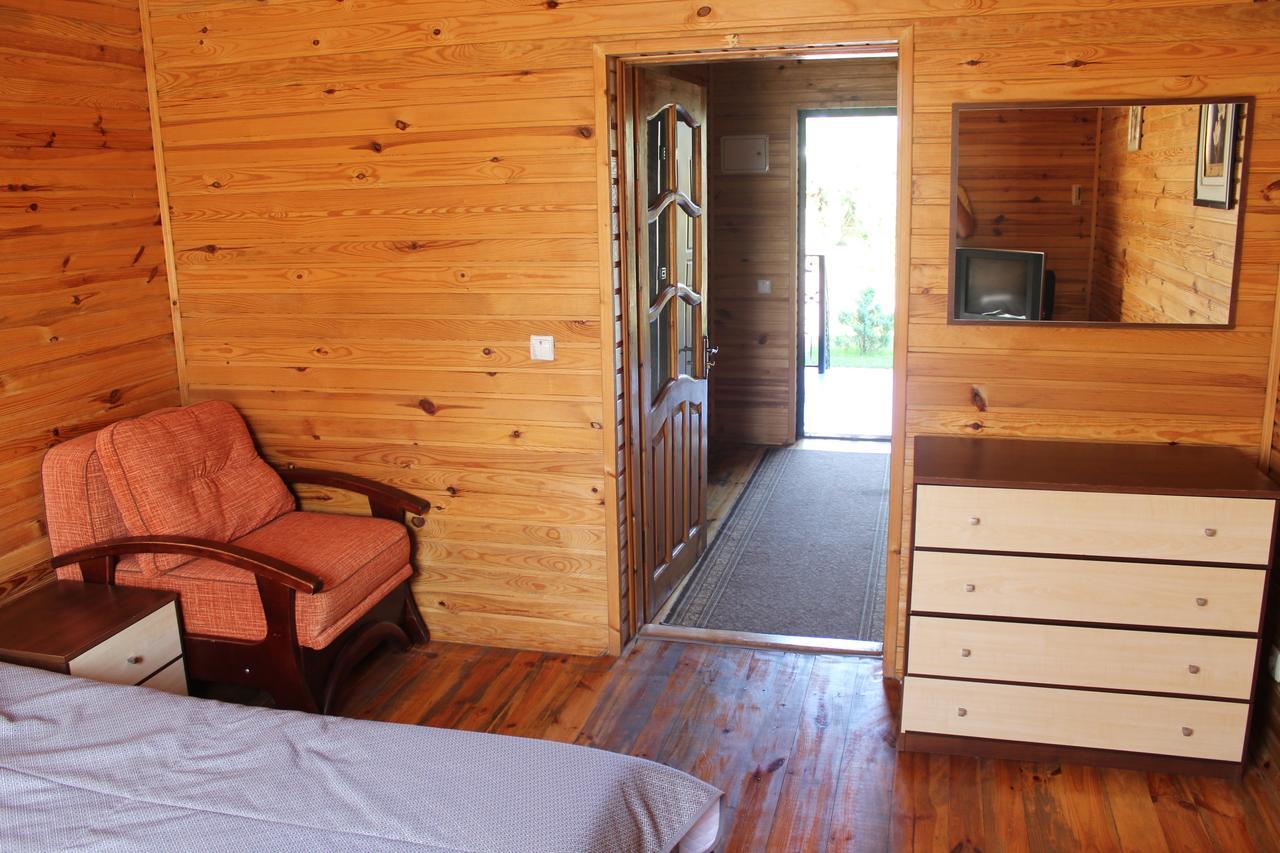 Hotel-Complex Mizh Triokh Ozer Svityaz' Esterno foto